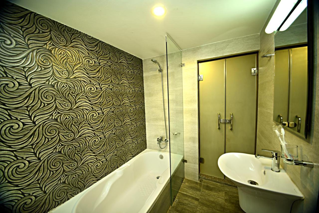 The Milestone Hotel Катманду Экстерьер фото
